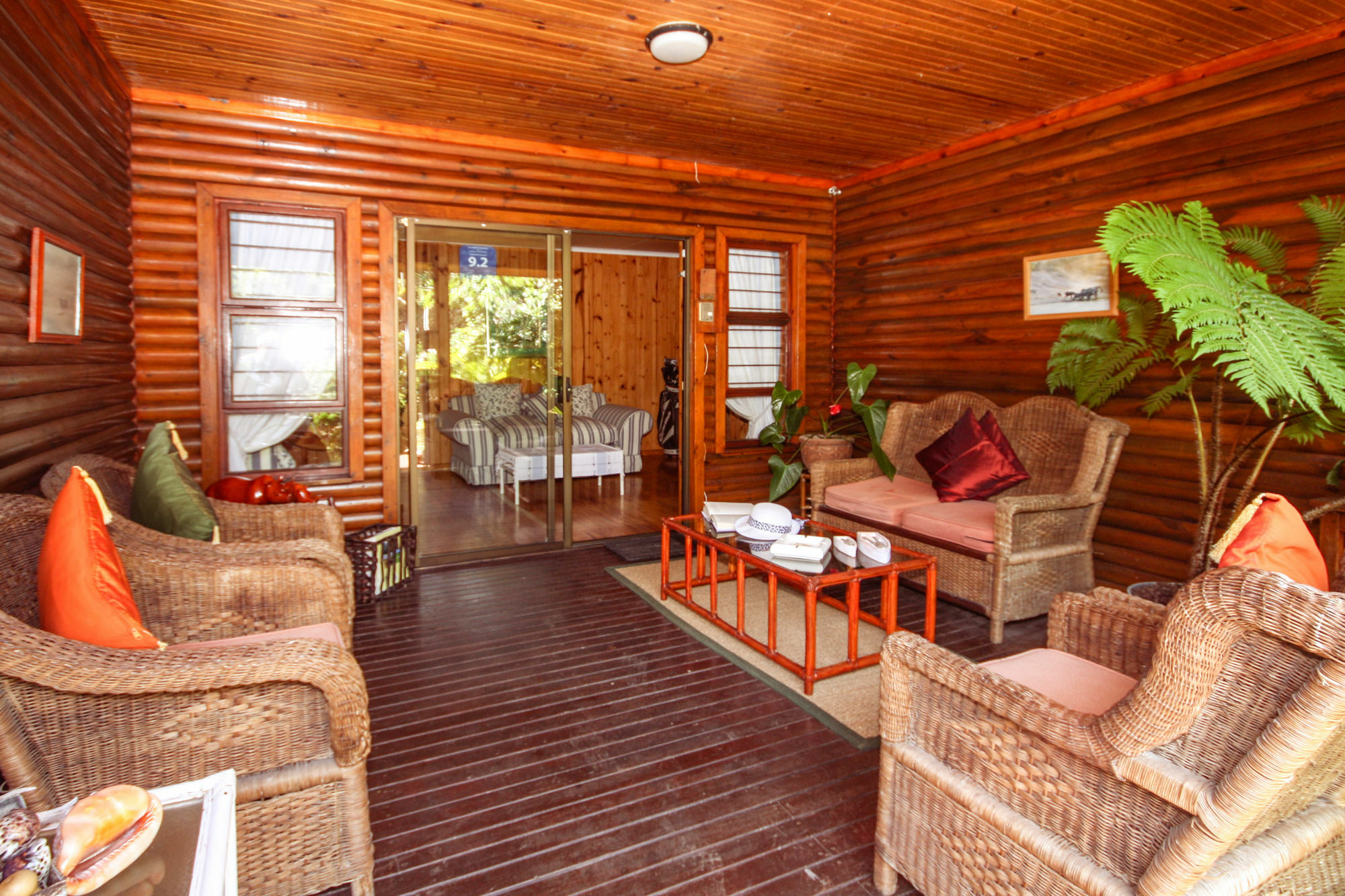 Aston Woods Bed And Breakfast Джефрис-Бей Экстерьер фото